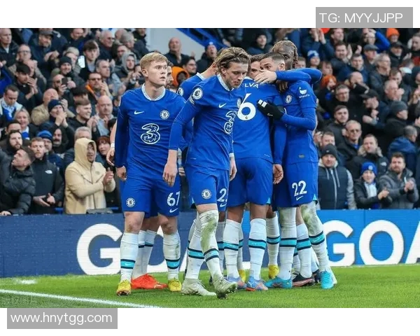 斯托克城迎战诺维奇展现英冠激烈对抗精彩瞬间